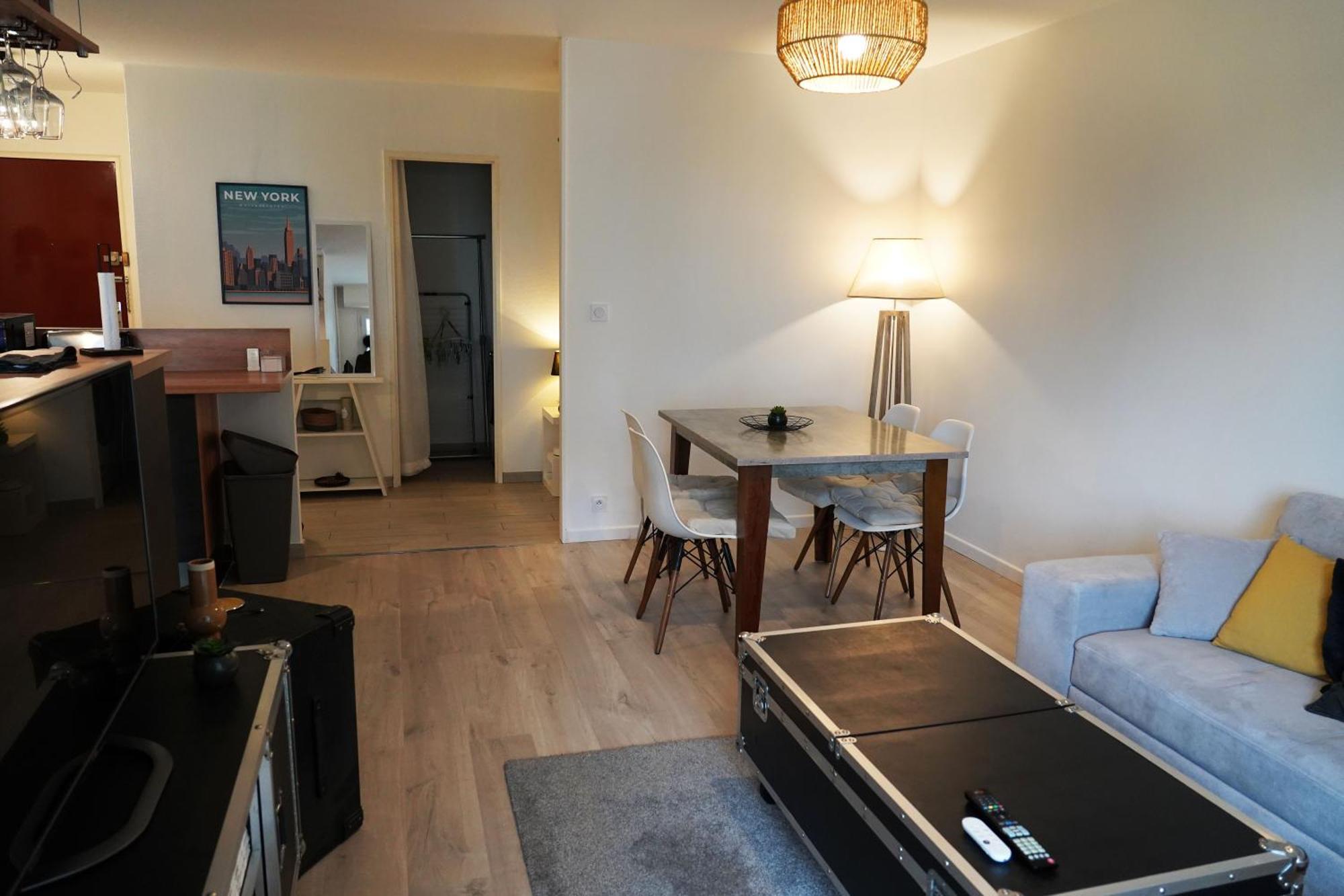 Le Beau Hugo Appartement Mainvilliers  Buitenkant foto